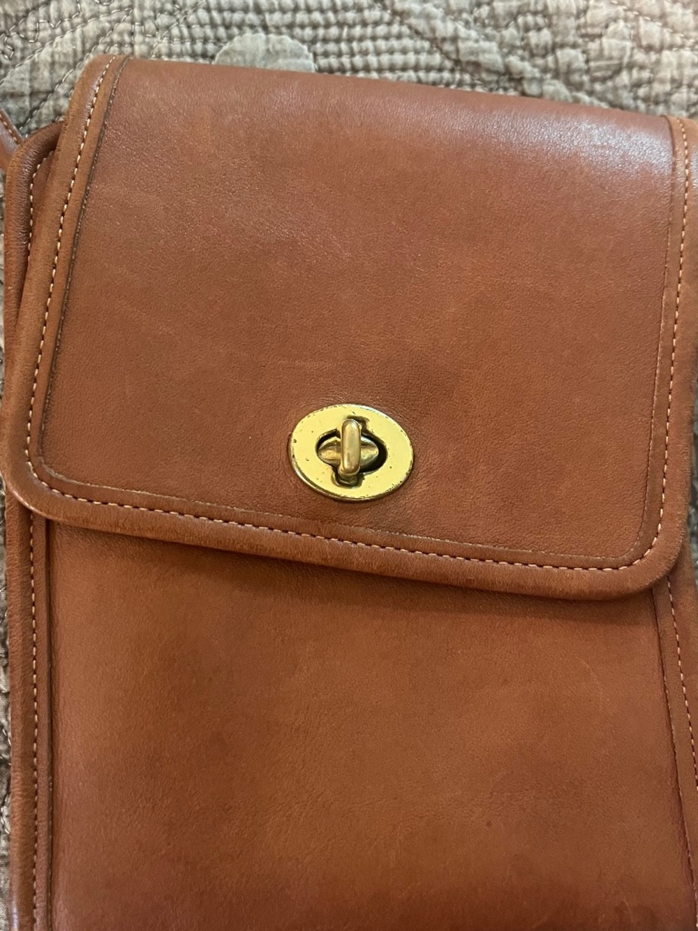 Vintage Coach Legacy Scooter 9893 Tan Brass Kiss Lock Leather Bag with No Tag - Picture 13 of 14